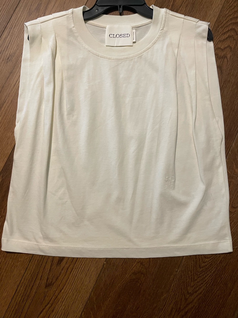 CLOSED Cream Sleeveless Pleated-Shoulder Crew Neck Simple Statement Tank